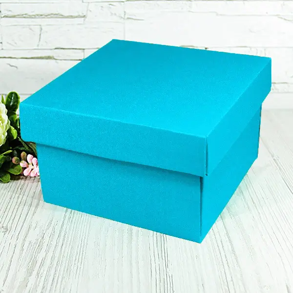 Подарункова коробка двосторонній картон "Блакитна" (15х15х9)